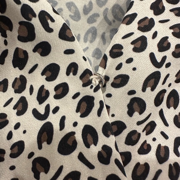 NWT:Leopard print bodysuit. SZ Small - Picture 3 of 4